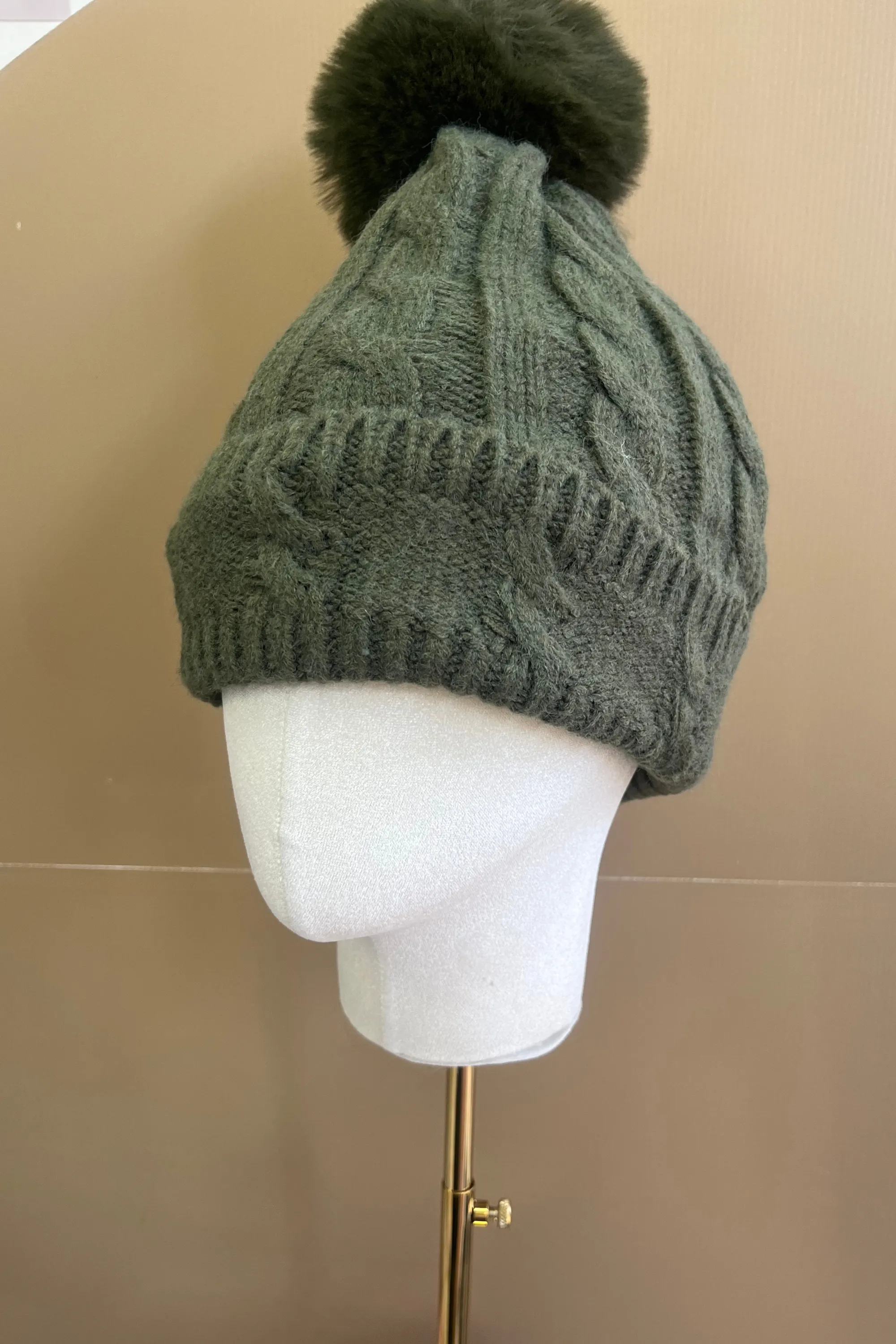 Cable knit bobble hat (Variant colours)