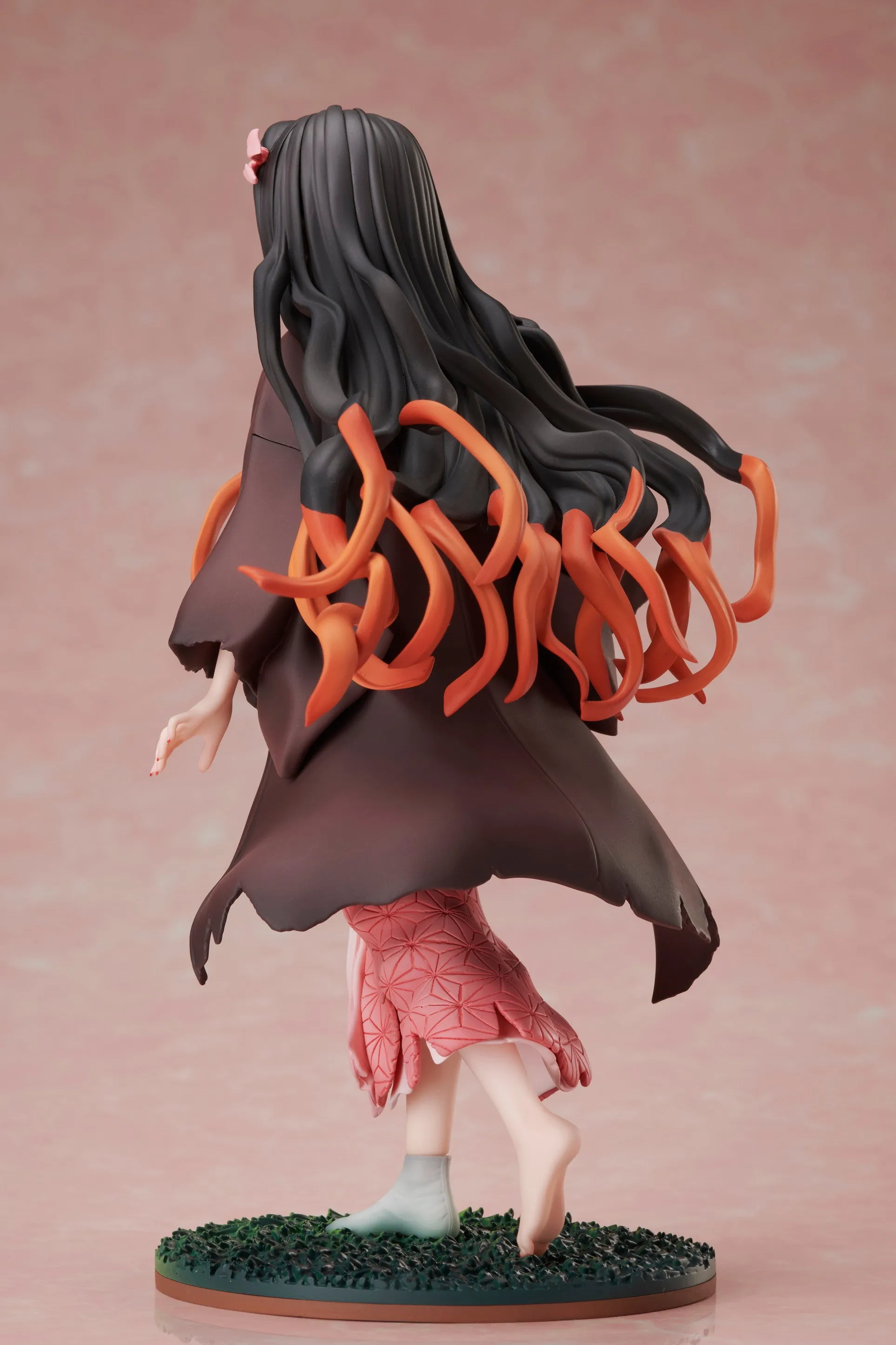 Demon Slayer: Kimetsu no Yaiba Nezuko Kamado 1/8 Scale Figure