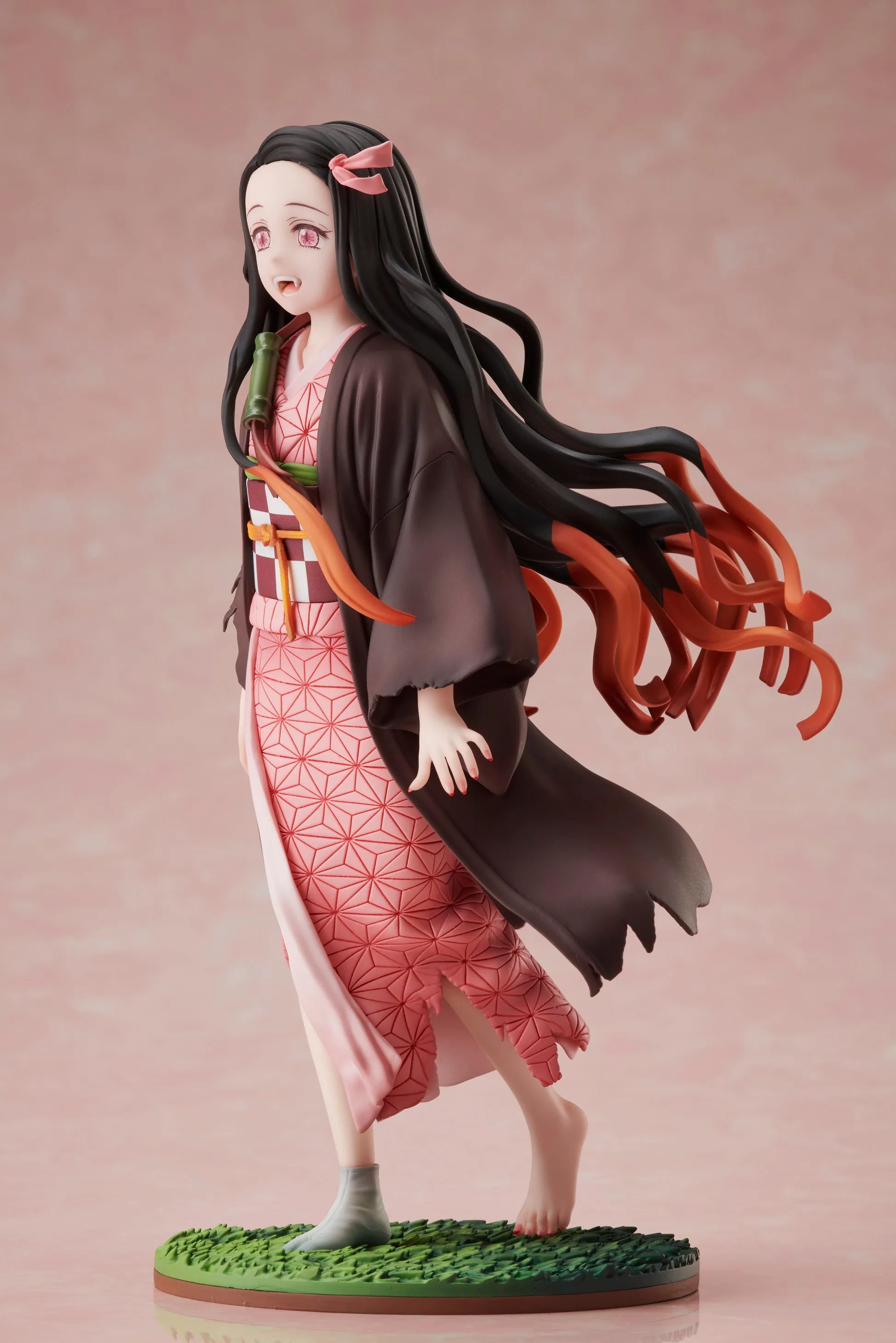 Demon Slayer: Kimetsu no Yaiba Nezuko Kamado 1/8 Scale Figure