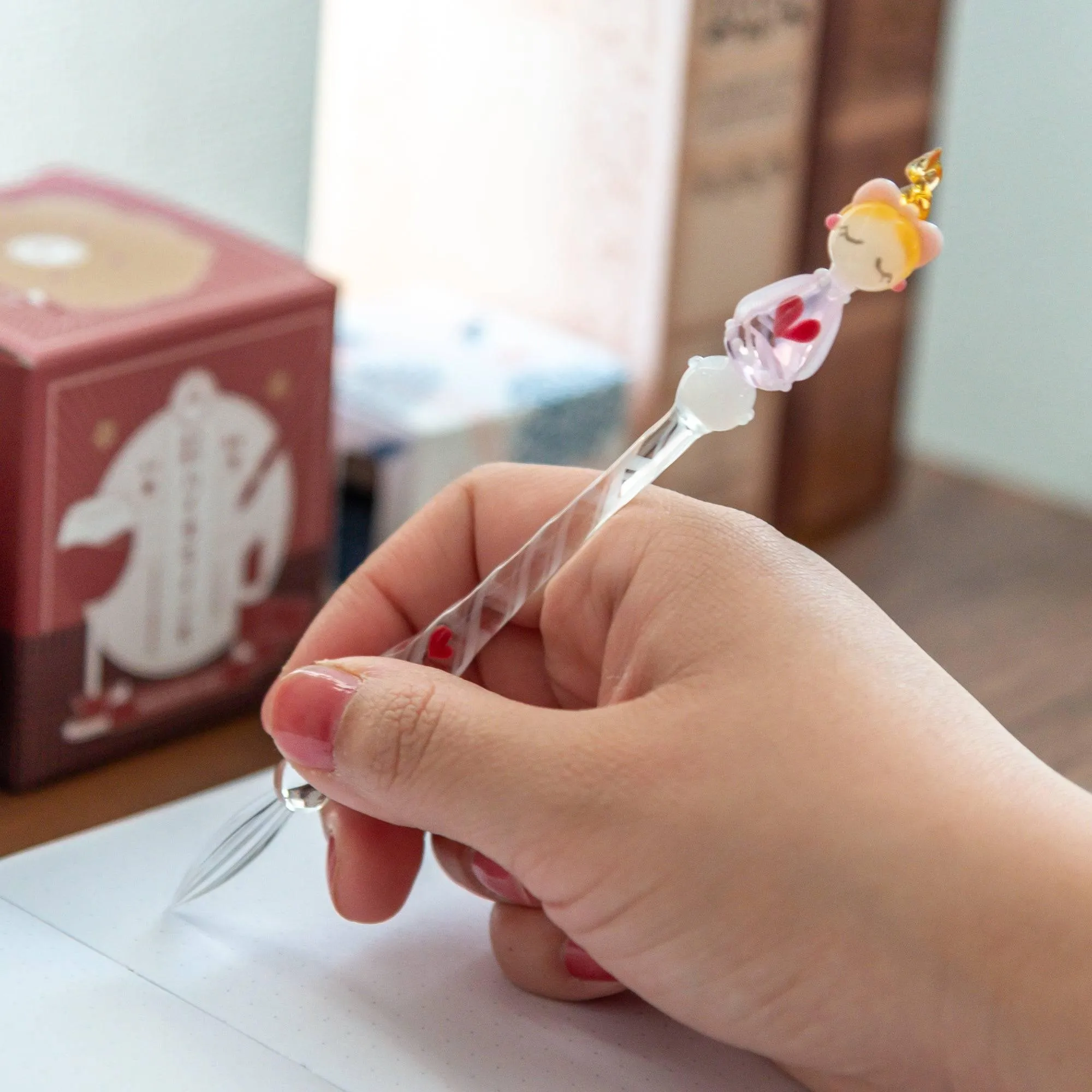 Fashionable Lady Lovery-Chan Glass Dip Pen | Heart Pattern