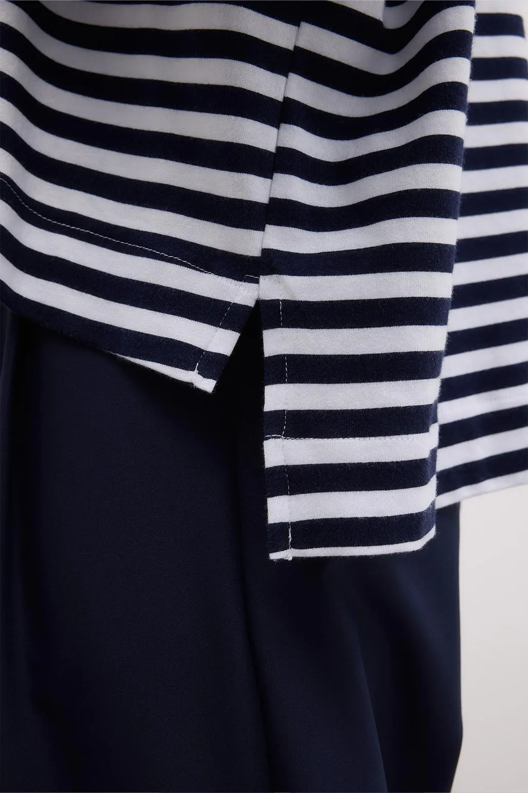 Striped Slit Cotton Knitted Crop Blouse Navy Blue